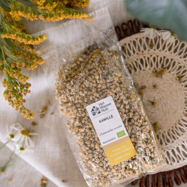 Kamille-gedroogd-blauwe huis-kraamzorg-kraamgevoel-kraamweek-kraamtijd-borstvoeding-baby-babyuitzetlijst-webshop-duurzaam-natuurlijk-zwangerschap-bevalling-moeder-baby
