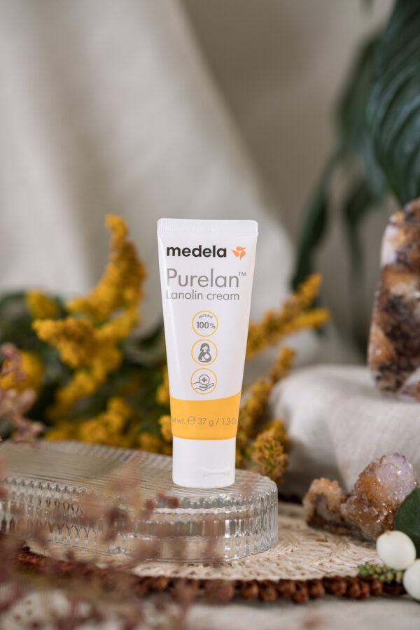 Medela-tepelcreme-lanoline-kraamzorg-kraamgevoel-kraamweek-kraamtijd-borstvoeding-baby-babyuitzetlijst-webshop-duurzaam-natuurlijk-zwangerschap-bevalling-moeder-baby-34